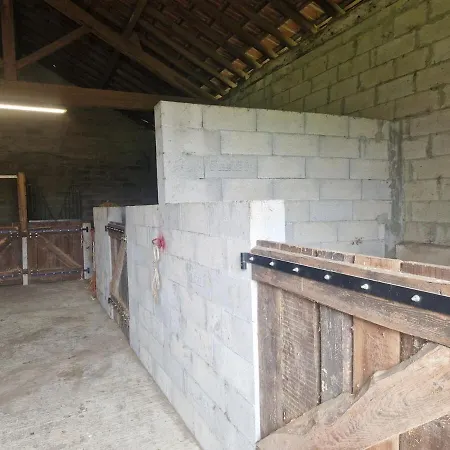 Et Etapes Equestres Apartment Begaar